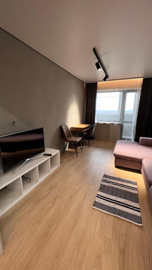 2 Room Modern Apartment View Dnipro Esterno foto